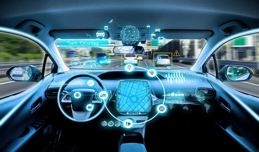 Conectividad y tecnología de un auto nuevo