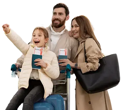 Familia feliz viajando