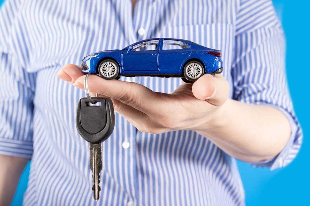 Crédito de vehículo vs leasing: ¿cuál elegir?