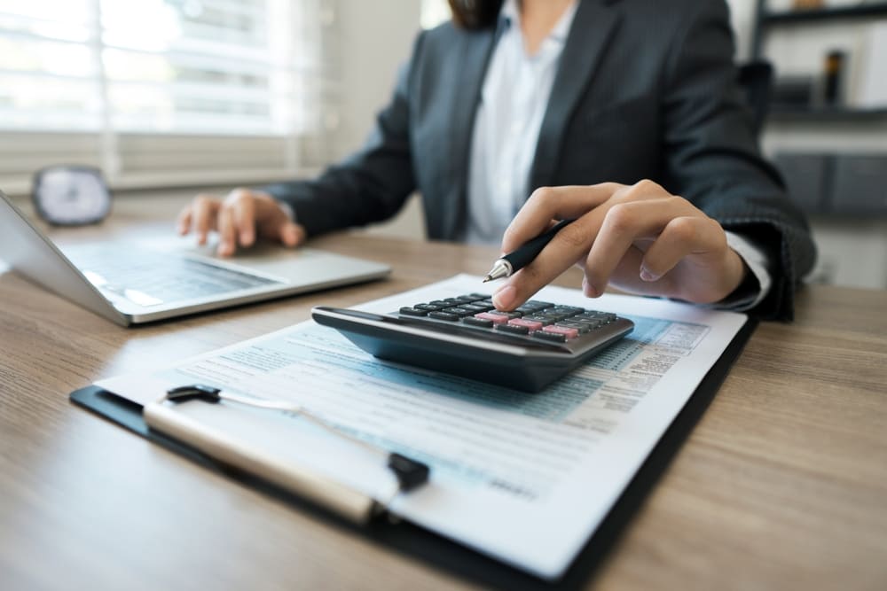 Calculadora y documentos para la preparación de la declaración de renta en Colombia.